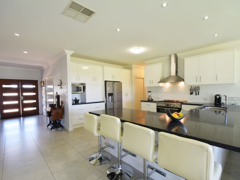 205 Henry Lawson Way, Young NSW 2594