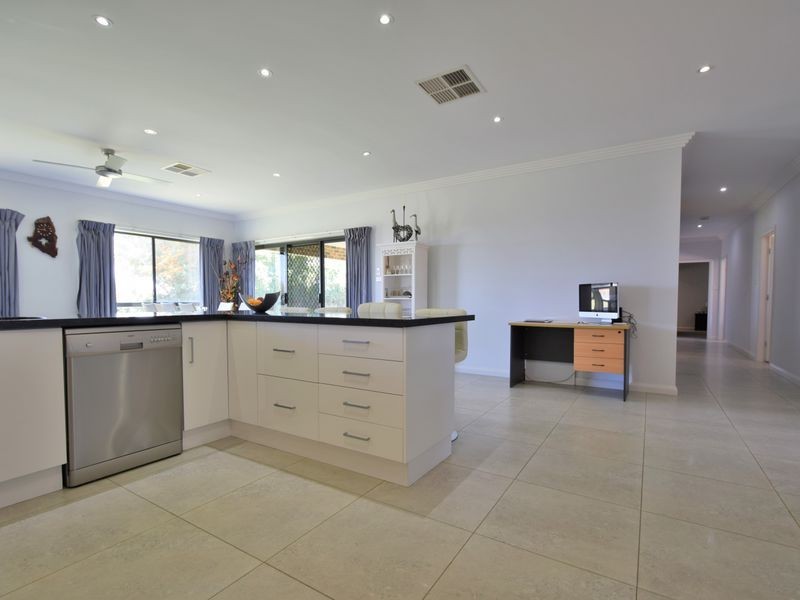 205 Henry Lawson Way, Young NSW 2594