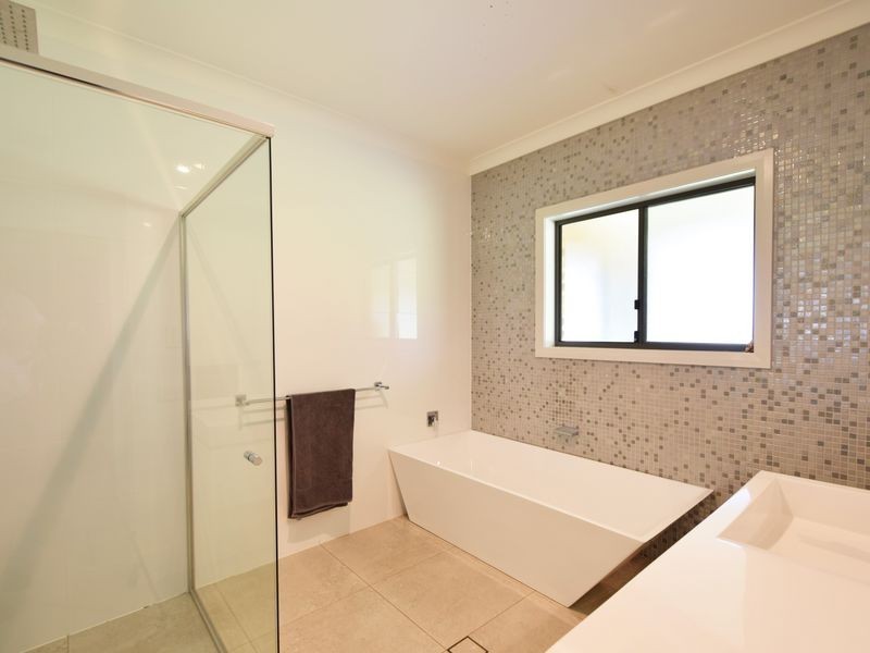 205 Henry Lawson Way, Young NSW 2594