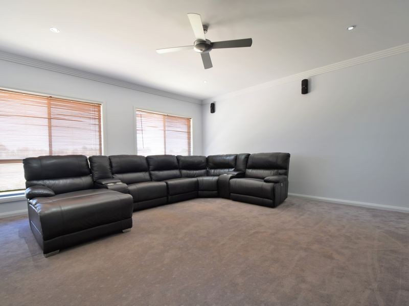 205 Henry Lawson Way, Young NSW 2594