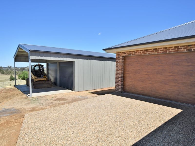 205 Henry Lawson Way, Young NSW 2594