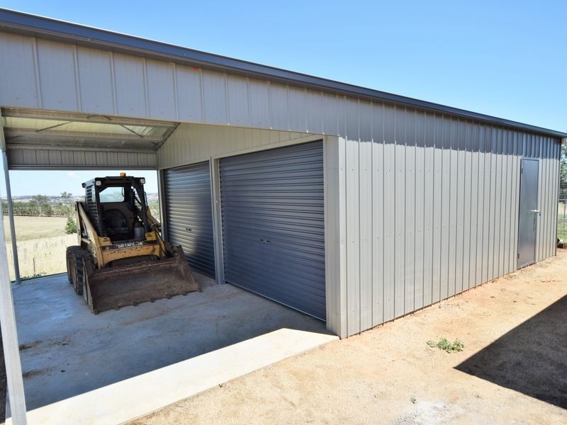 205 Henry Lawson Way, Young NSW 2594