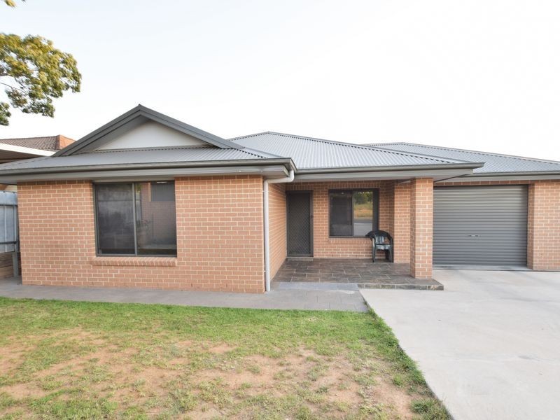 64 Orchard Street, Young NSW 2594