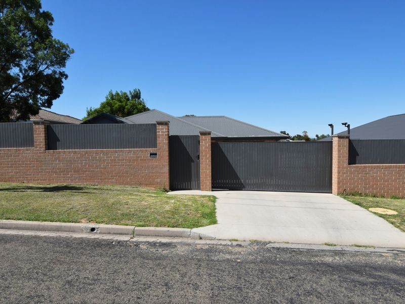 64 Orchard Street, Young NSW 2594