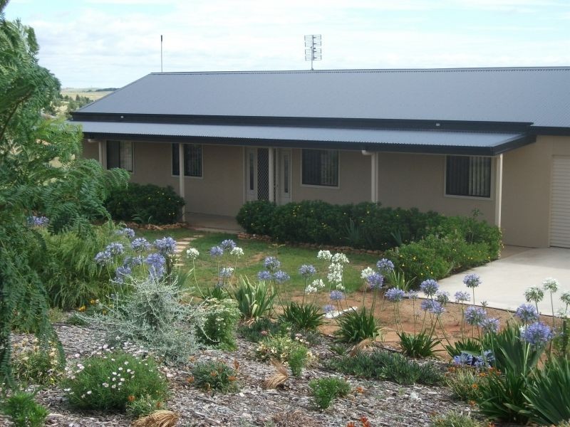 26 Cherryvale Place, Young NSW 2594