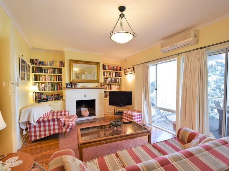 22 Nasmyth Street, Young NSW 2594