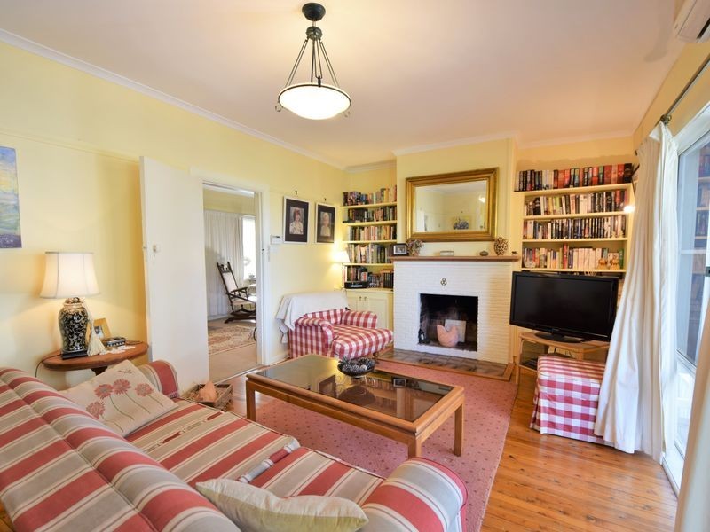 22 Nasmyth Street, Young NSW 2594