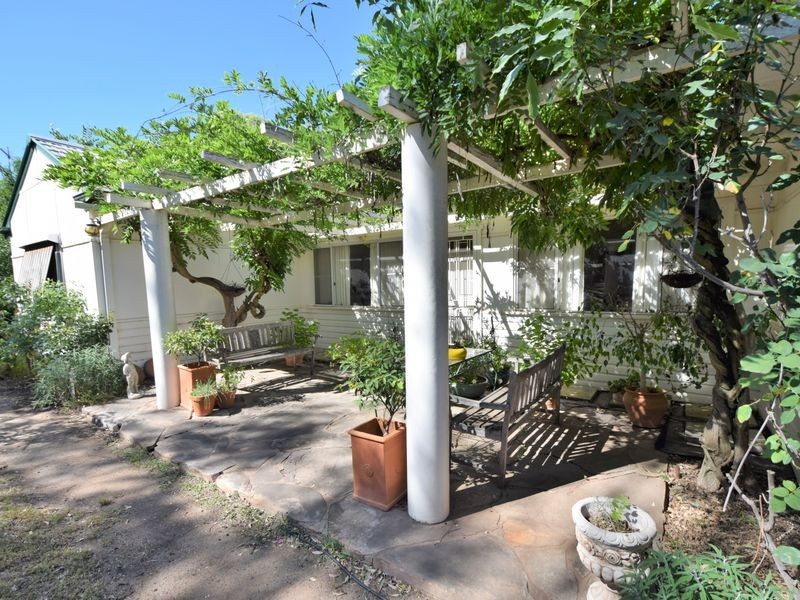 22 Nasmyth Street, Young NSW 2594