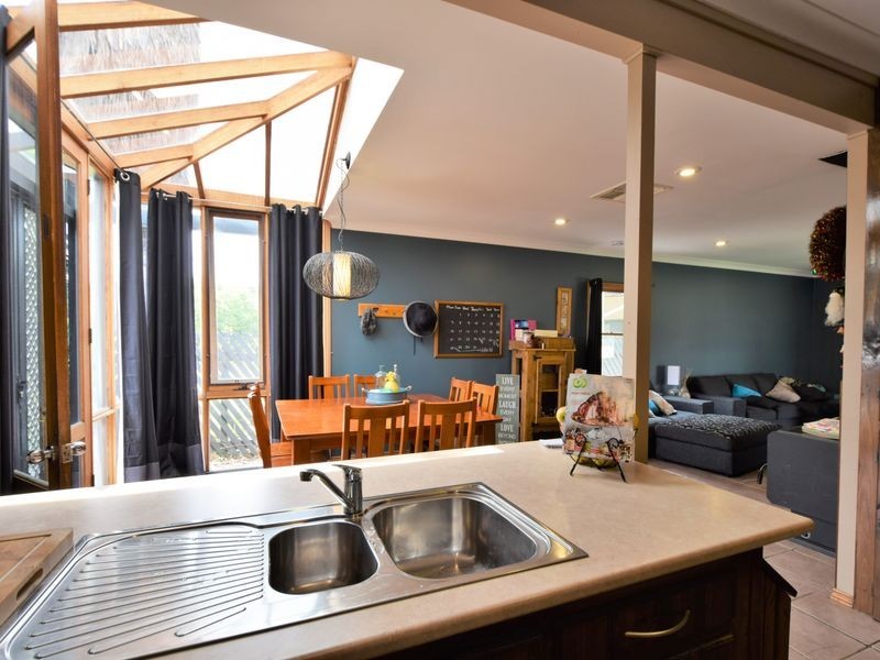 8 Nasmyth Street, Young NSW 2594