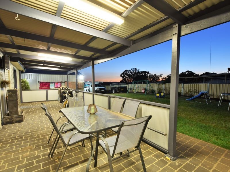 8 Nasmyth Street, Young NSW 2594
