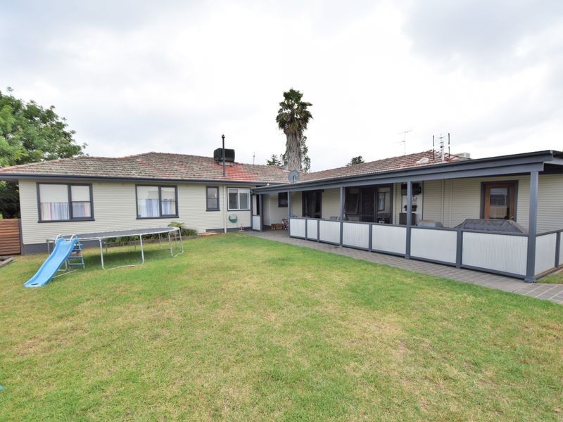 8 Nasmyth Street, Young NSW 2594