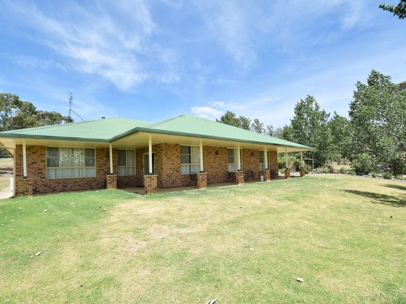 4678 Olympic Highway South, Young NSW 2594