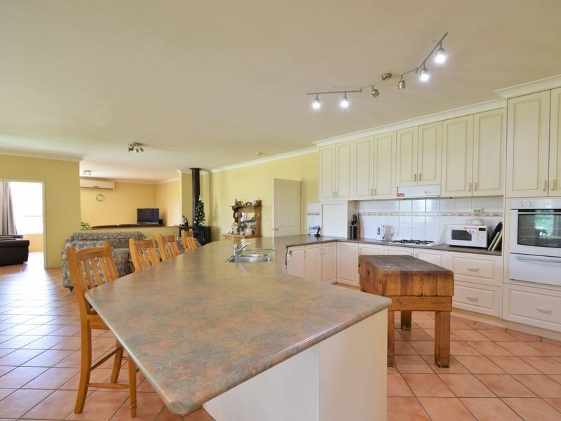 4678 Olympic Highway South, Young NSW 2594