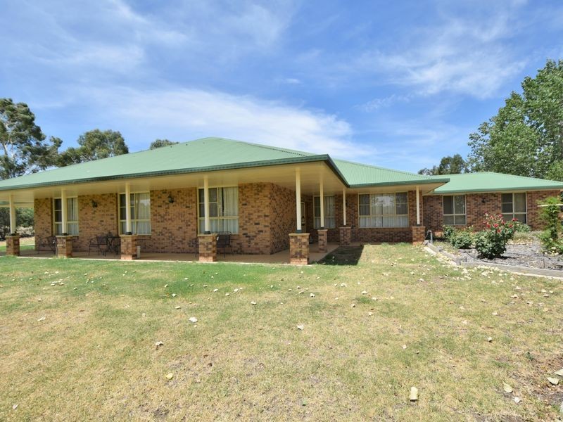 4678 Olympic Highway South, Young NSW 2594