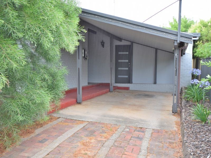 45 Murringo Street, Young NSW 2594