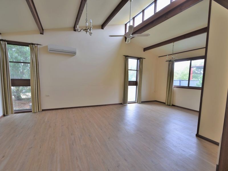 45 Murringo Street, Young NSW 2594