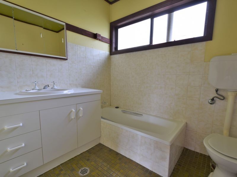 45 Murringo Street, Young NSW 2594