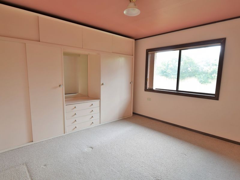 45 Murringo Street, Young NSW 2594