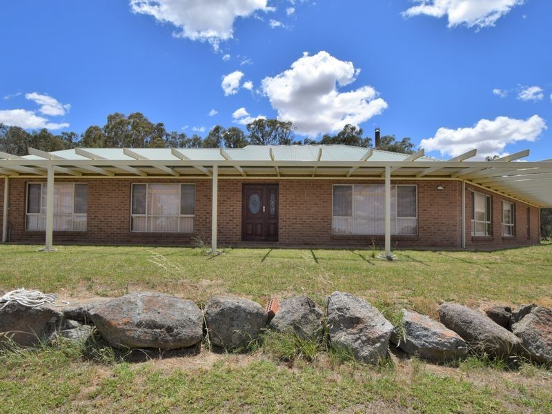 42 Batinichs Road, Young NSW 2594