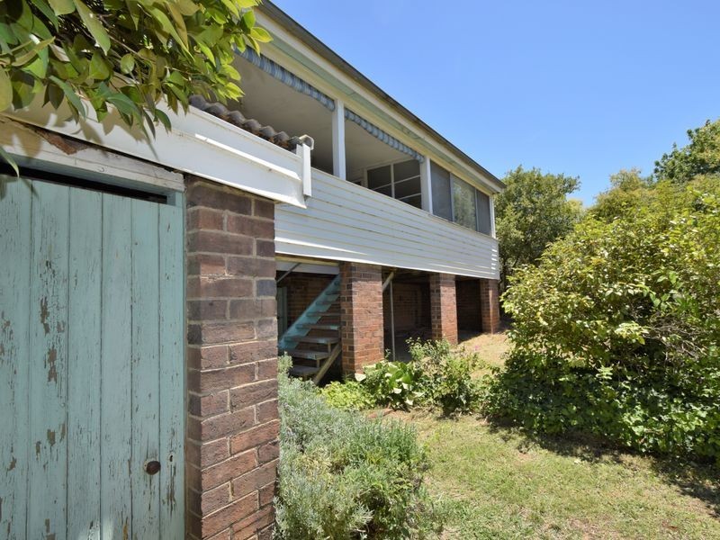 6 Lynch Street, Young NSW 2594