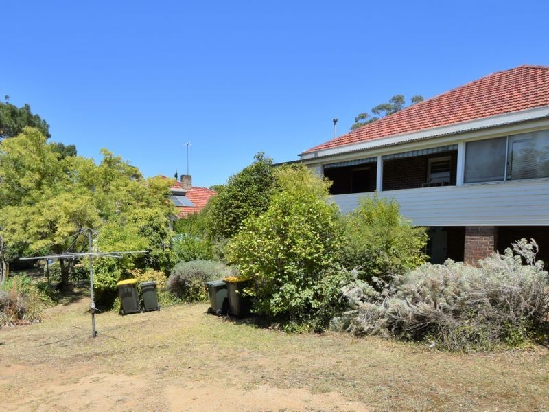 6 Lynch Street, Young NSW 2594