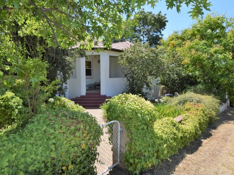 8 Lynch Street, Young NSW 2594