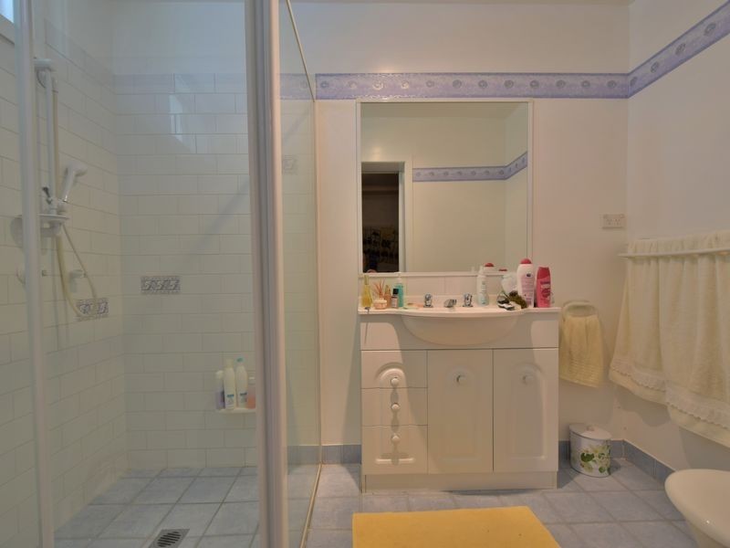 8 Lynch Street, Young NSW 2594