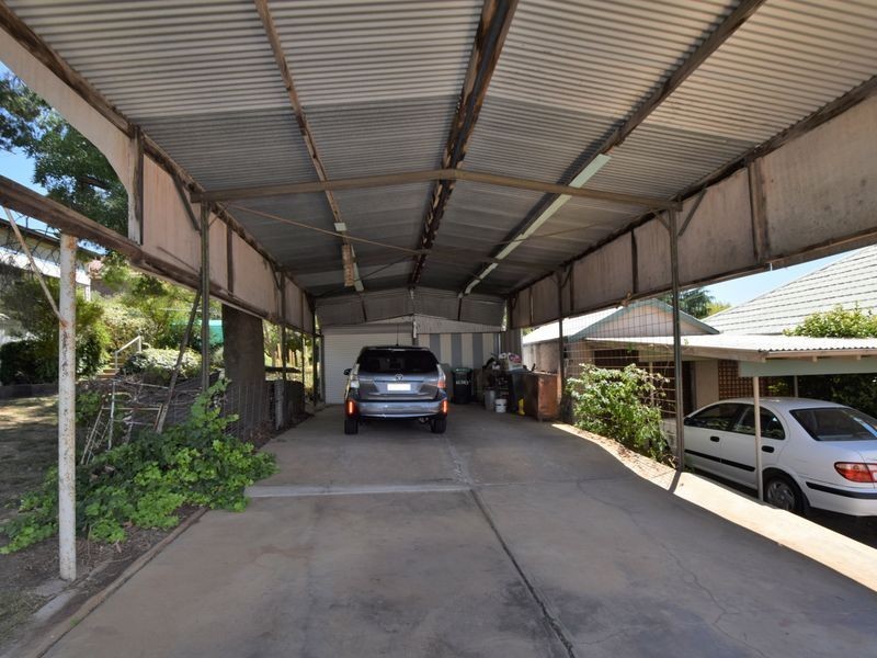 8 Lynch Street, Young NSW 2594
