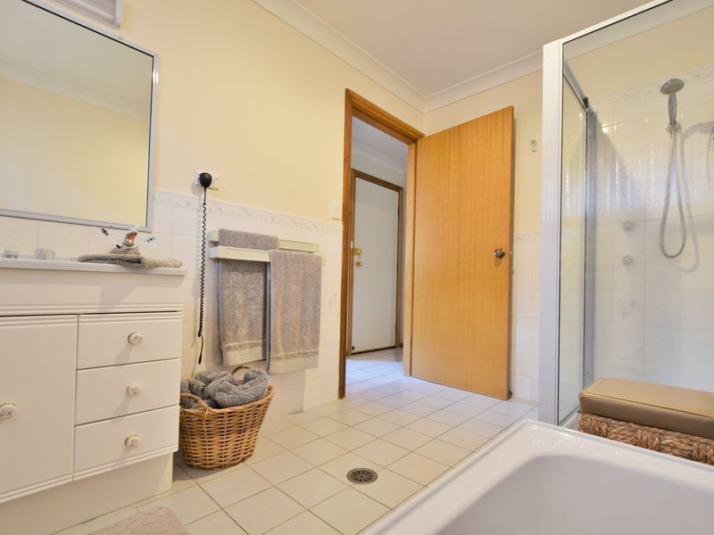1/32 Pinewiew Circuit, Young NSW 2594