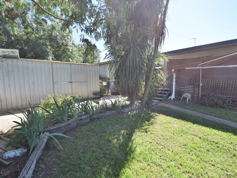 13 Bendick Street, Young NSW 2594