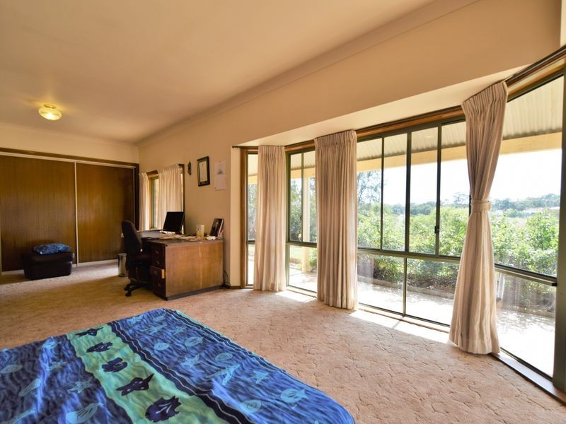 9 Thornell Rd, Young NSW 2594