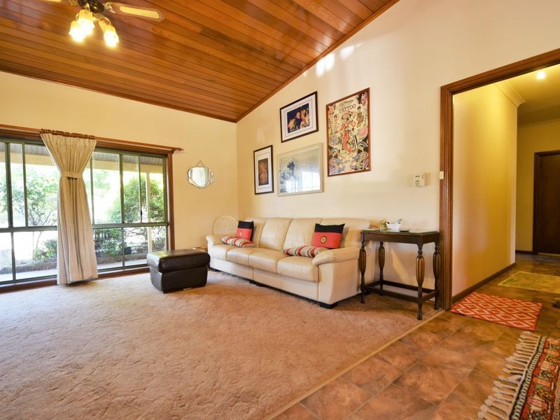 9 Thornell Rd, Young NSW 2594