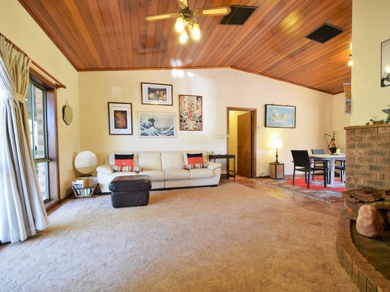 9 Thornell Rd, Young NSW 2594