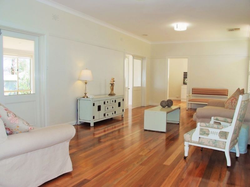 37 Elizabeth Street, Young NSW 2594