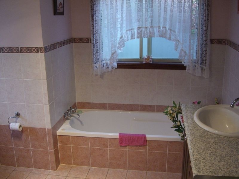 4 McLerie Street, Young NSW 2594