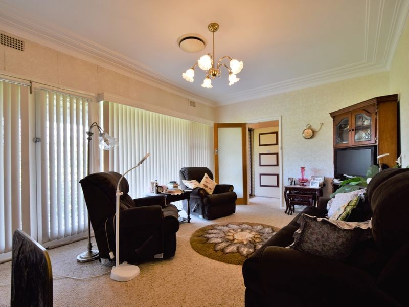 45 Nasmyth Street, Young NSW 2594