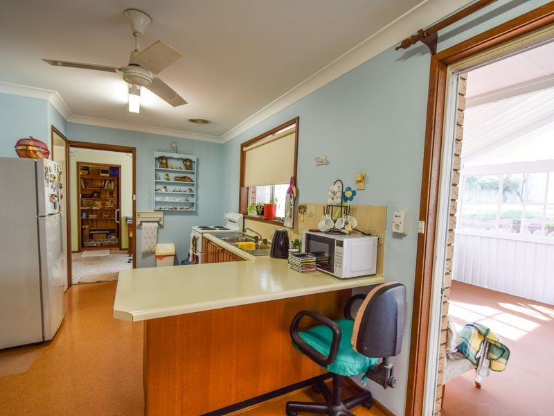 13 Barwang Street, Young NSW 2594
