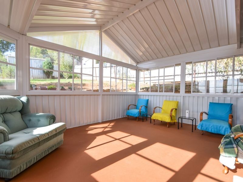 13 Barwang Street, Young NSW 2594