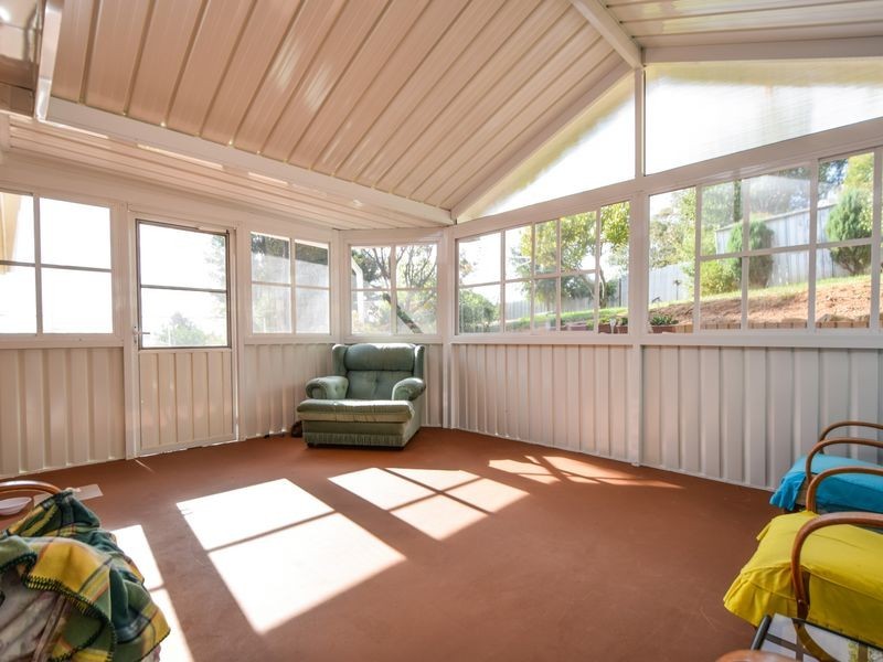 13 Barwang Street, Young NSW 2594