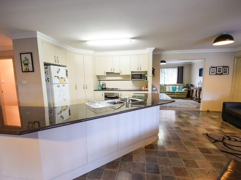 26 Jordan Place, Young NSW 2594