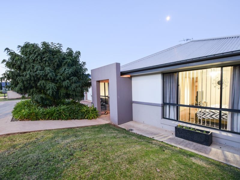 26 Jordan Place, Young NSW 2594