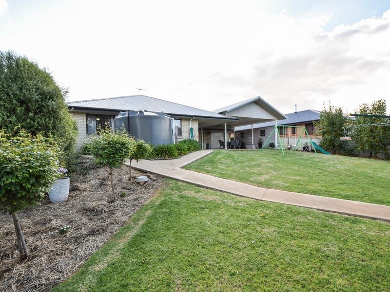 26 Jordan Place, Young NSW 2594