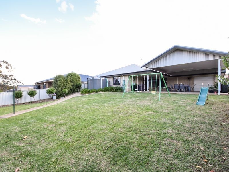 26 Jordan Place, Young NSW 2594