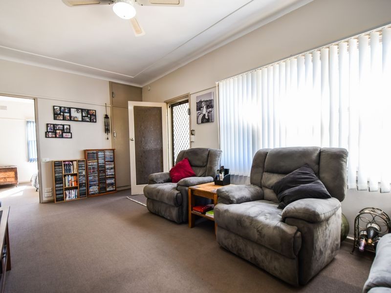 9 Lansdowne Street, Young NSW 2594