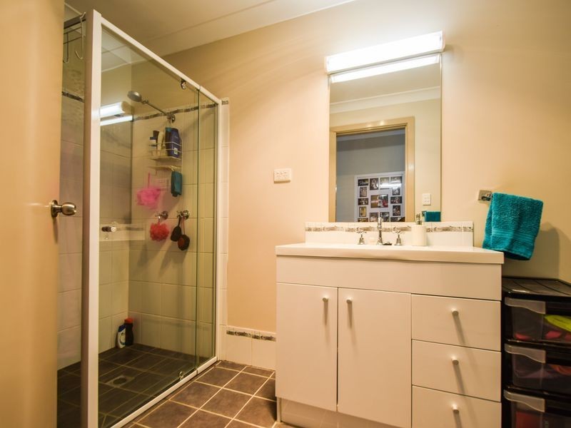 9 Lansdowne Street, Young NSW 2594