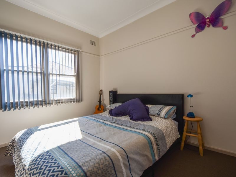 9 Lansdowne Street, Young NSW 2594