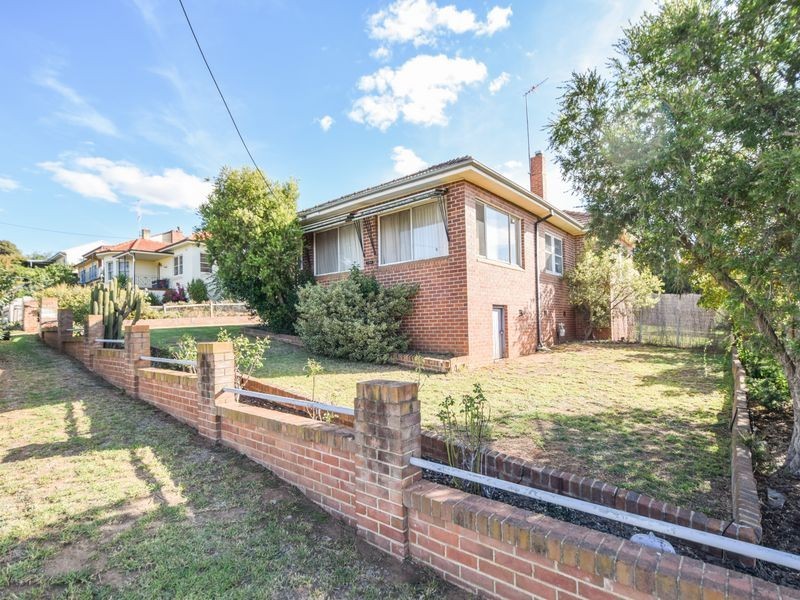 3 White Street, Young NSW 2594