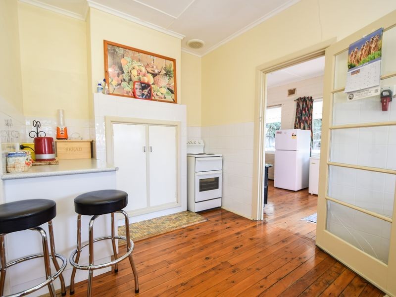 3 White Street, Young NSW 2594