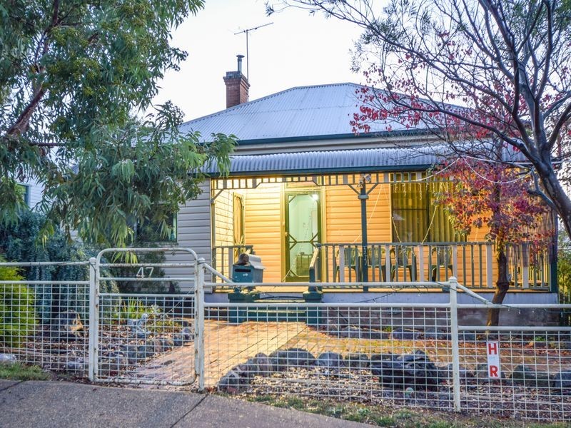 47 Caple Street, Young NSW 2594