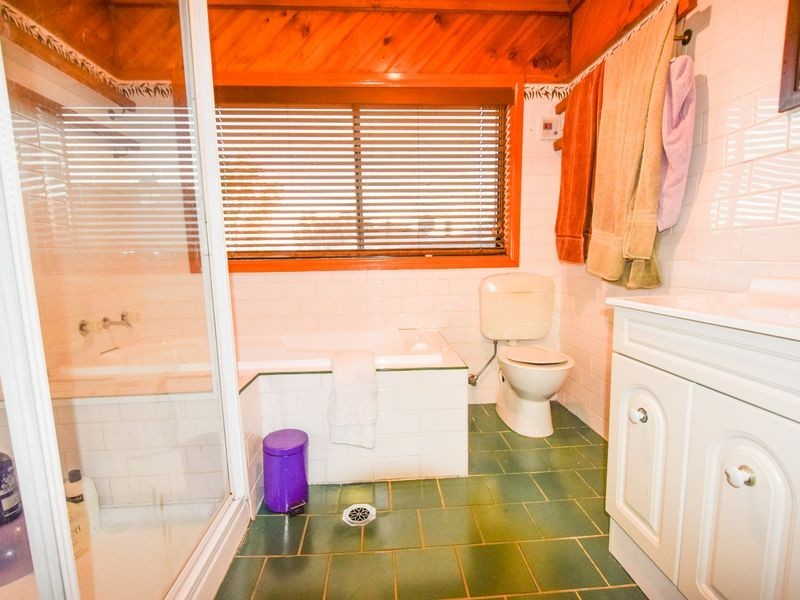 47 Caple Street, Young NSW 2594